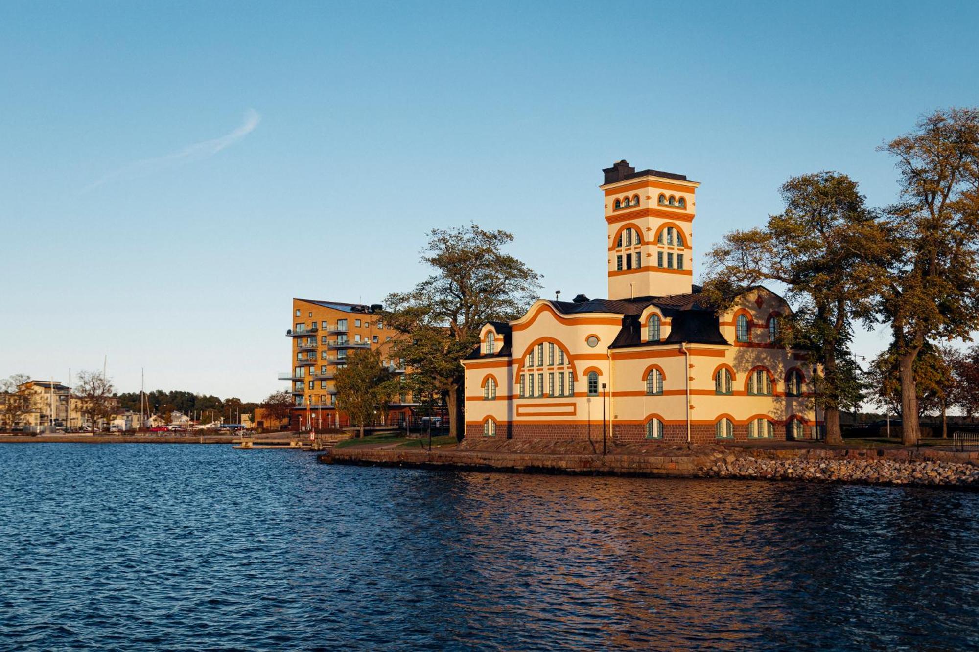 Slottsholmen Hotell Och Restaurang Vastervik Exterior photo